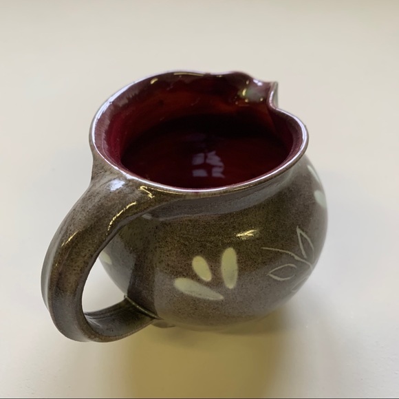 Small Spouted Jug / Milk Container - Picture 5 of 9